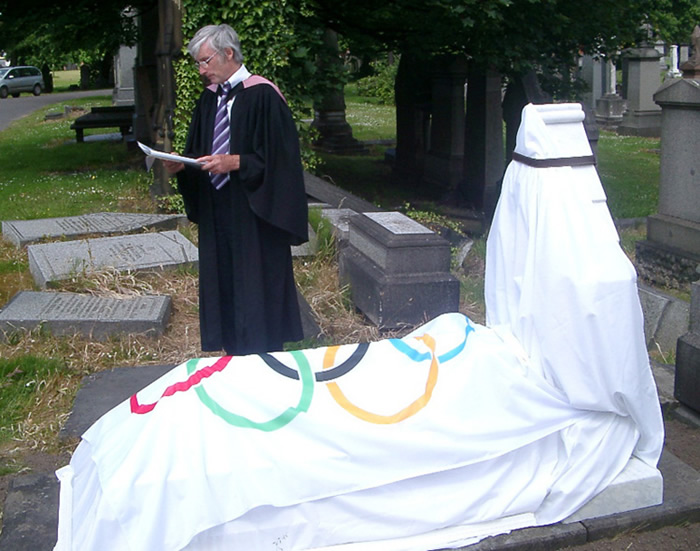 Revd. Graham Murphy B.A. Dip.Post.Theol., Minister of Toxteth Unitarian Chapel Liverpool conducting the Re-dedication ceremony